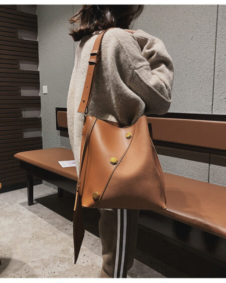 sac seau cuir et daim zana