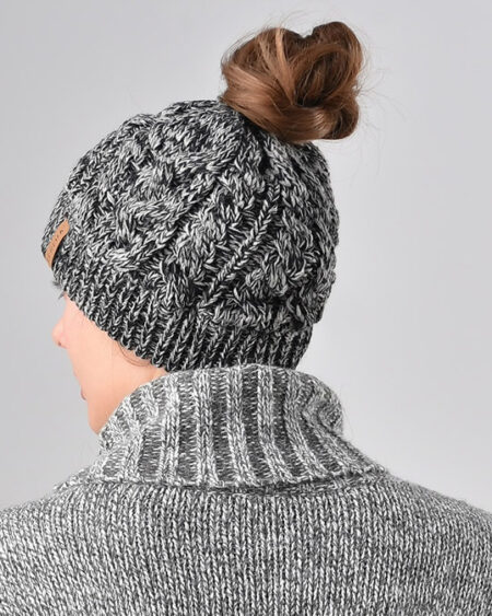 bonnet ponytail tricot cendré
