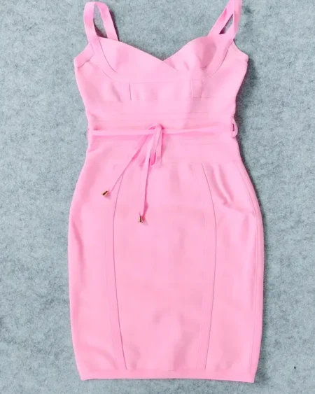 Robe Bandage Cocktail Courte Rose Décolleté Cœur et Ceinture