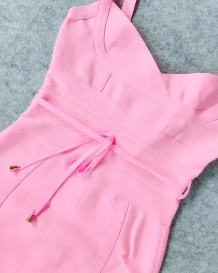 Robe Bandage Cocktail Courte Rose Décolleté Cœur et Ceinture