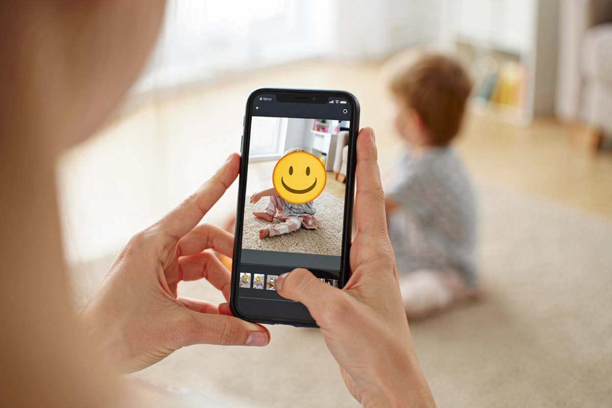 Alerte "Sharenting" : 5 Raisons d'Arrêter de Poster des Photos de ses Enfants (Même avec un Émoji)
